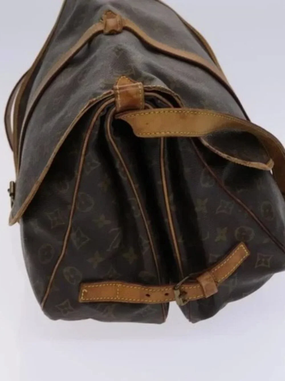 LOUIS VUITTON Monogram Saumur 35 Shoulder Bag M42254 LV Auth ep8253